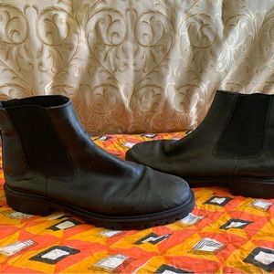 Black Chelsea boot